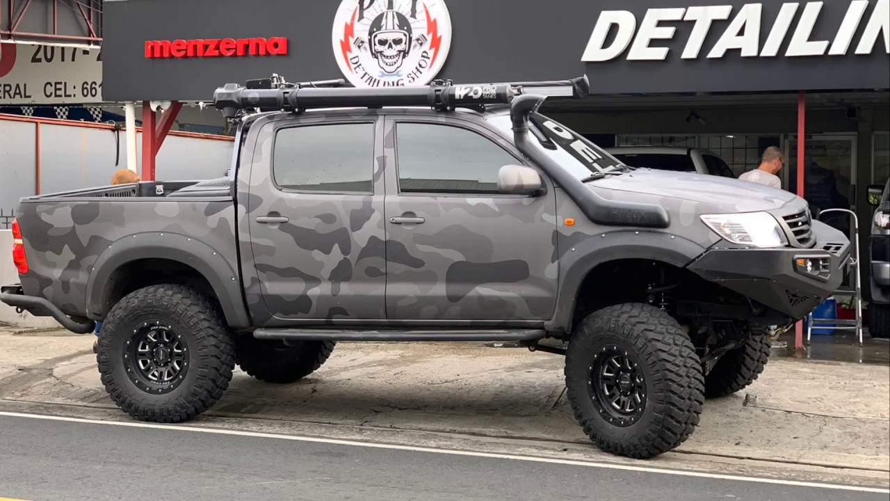 Toyota Hlux - Camo Wrap.