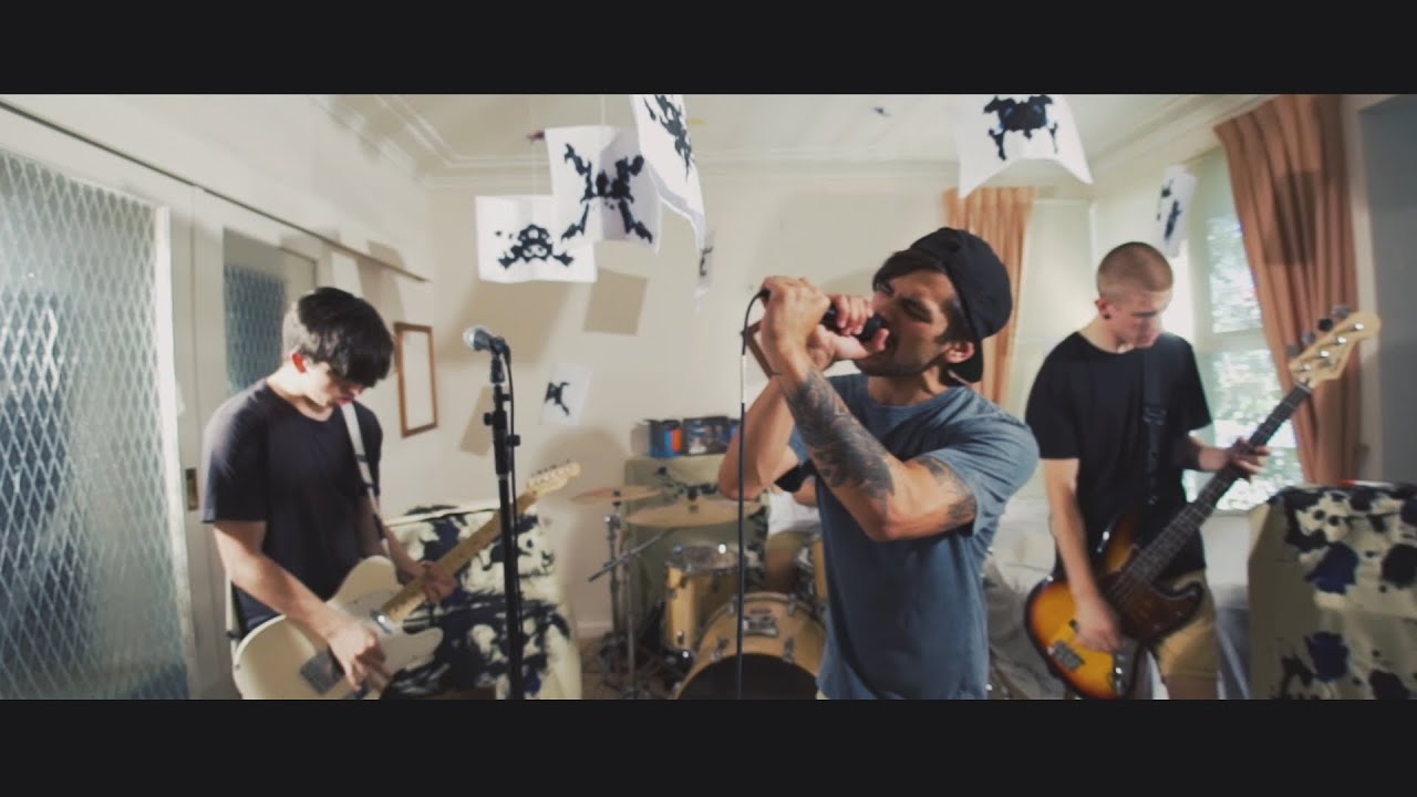 Set The Score - Worthless (OFFICIAL MUSIC VIDEO)