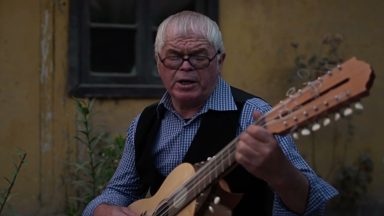 Cueca El Guitarrón con Juan Pérez y Gloria Cariaga.
