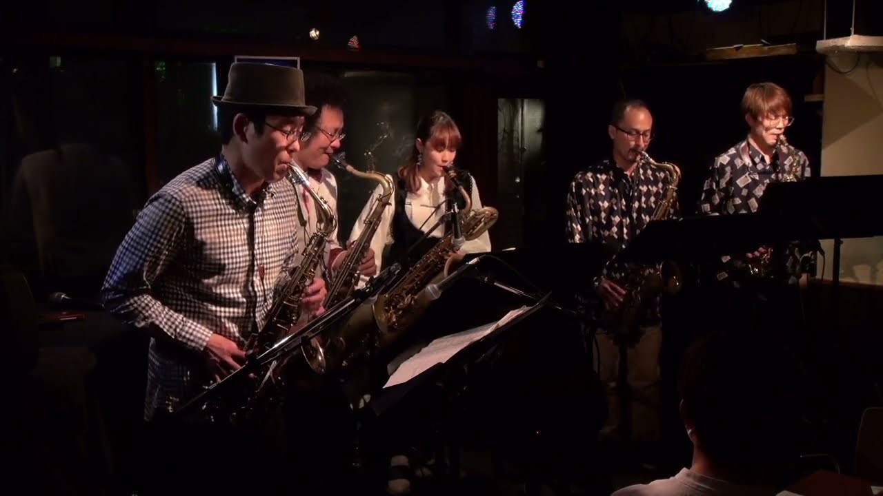 Moment's Notice | Tokyo Saxophone Quintet