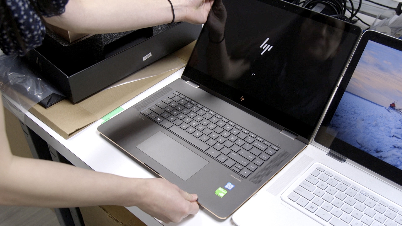 Unboxing the HP Spectre X360 15
