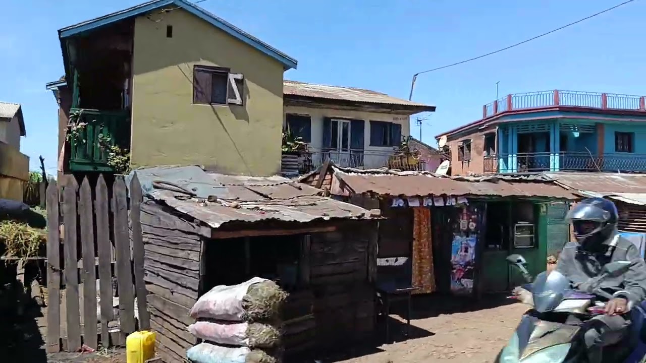 TALATA Ambohimanabe RN34 by SAHALOMBO to Tsivatrinikamo - Streets view of Antsirabe Madagascar 