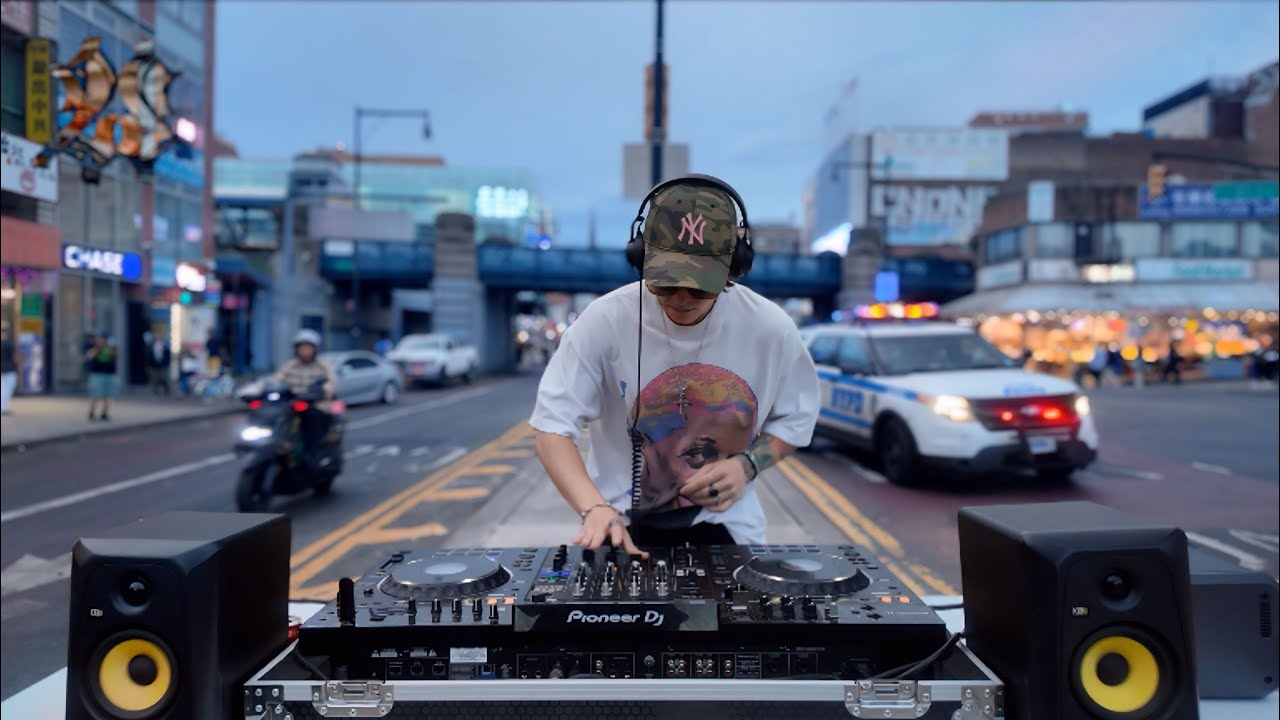 Raw Hypnotic Techno @ New York Flushing | Salomon Wize