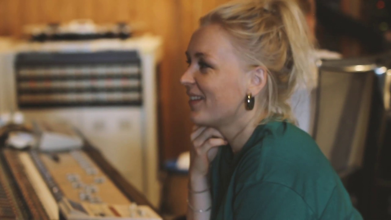 Lonely Avenue - Siril Malmedal Hauge (Live at Athletic Studio)