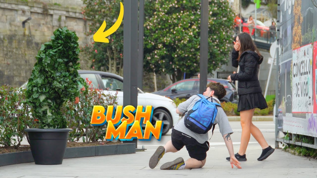 BushMan Prank, he sacred really bad like his heart almost stopped !!!