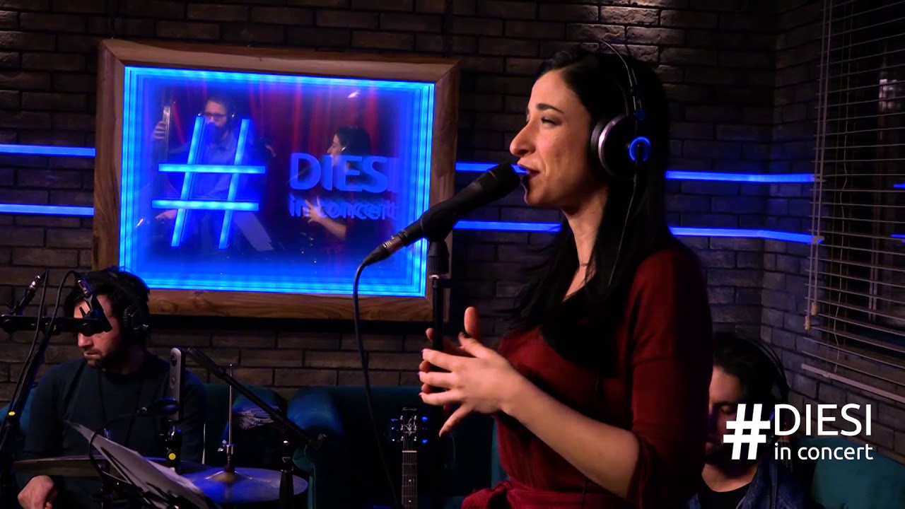 Μαρίζα Ρίζου - Είναι Μικρή η Ζωή | Diesi in Concert