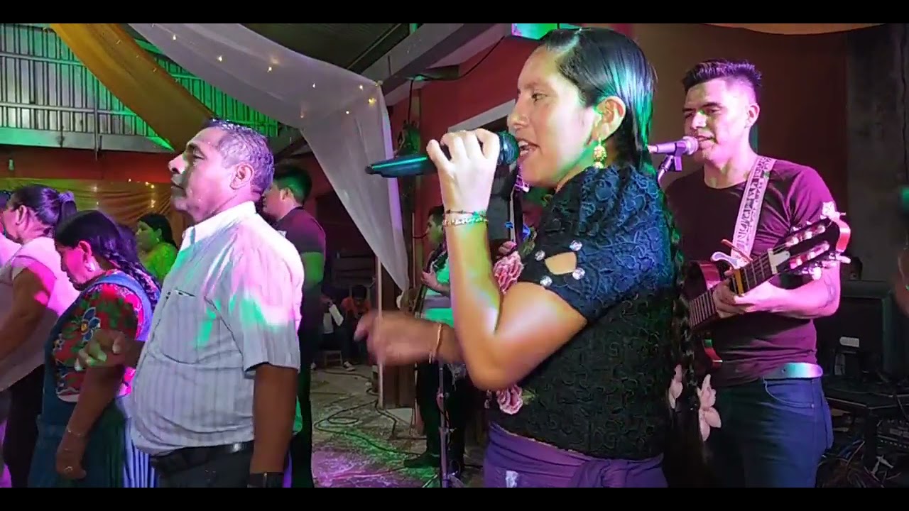 LOS LEALES DEL CHARANGO