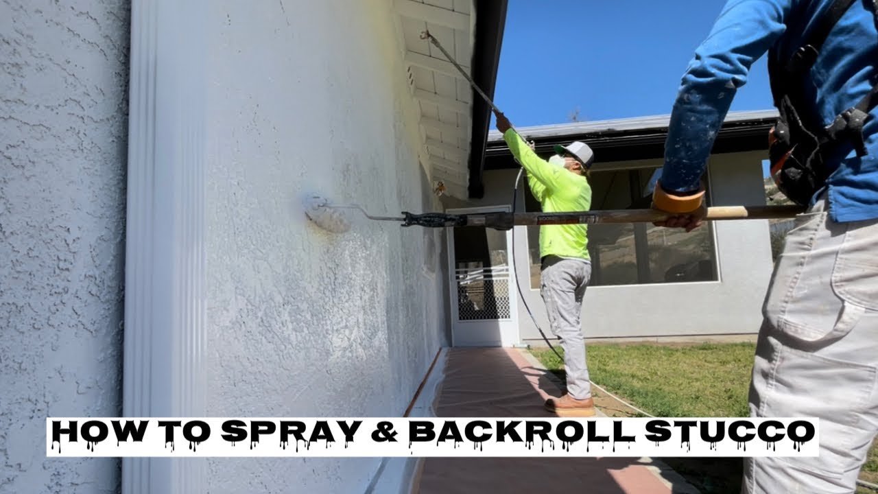 How to Spray & Backroll Stucco | Airless Spraying painters | rolling nap 3/4 with Como pintar estuco