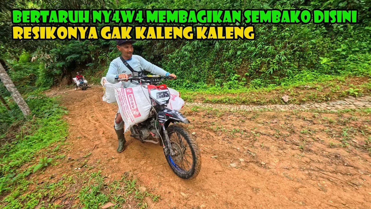 Benar Benar Penuh Perjuangan Membagikan Sembako Di Ujung Gunung