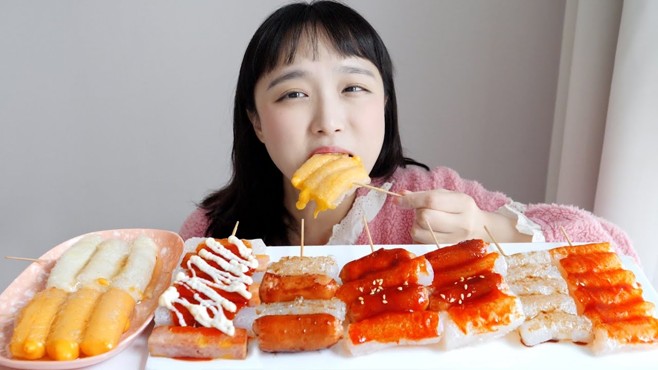 라이스페이퍼떡꼬치 먹방❤️목이 칼칼할때는 쫀득을 먹자🤪고질병 이자식.. 완치되긴 하는걸까?🤔 | REALSOUND MUKBANG :D