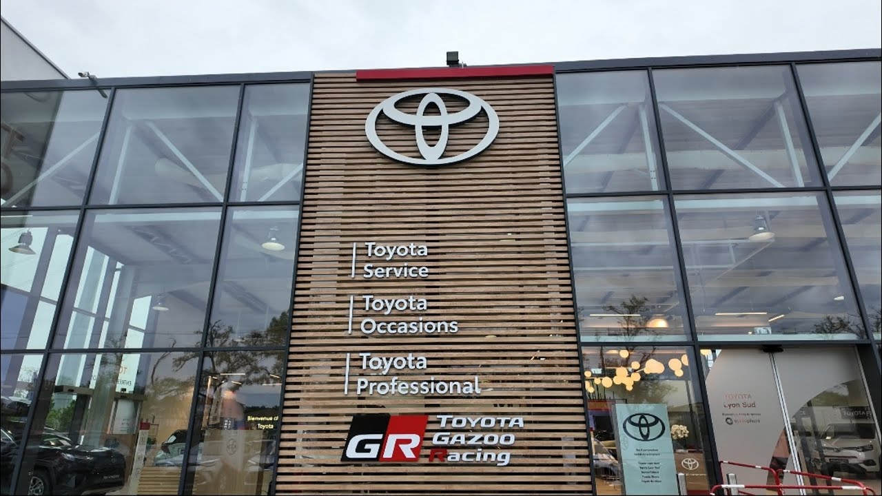 TOYOTA شاهد أسعار سيارات العملاق  تويوتا
