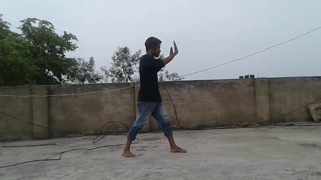 Roboting freestyle dance