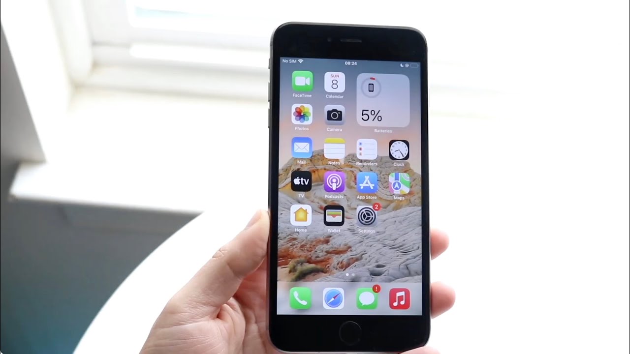 iPhone 6S Plus в 2026 году! (Стоит ли он того?) (Обзор)
