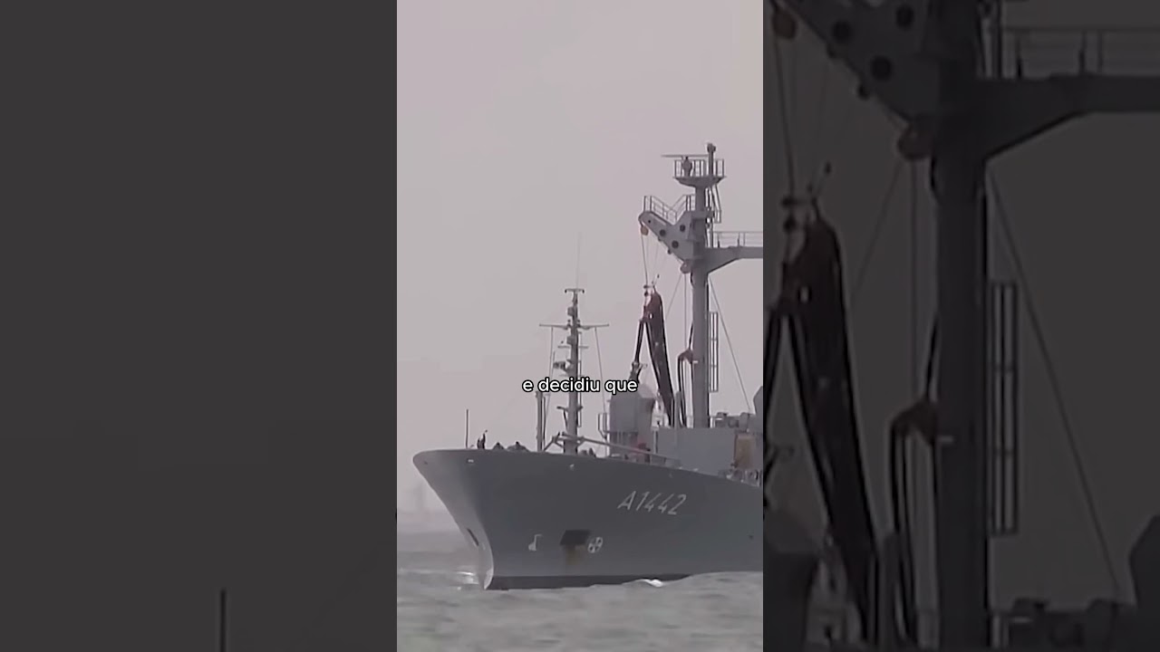 Piratas entram em um navio militar sem querer #shorts
