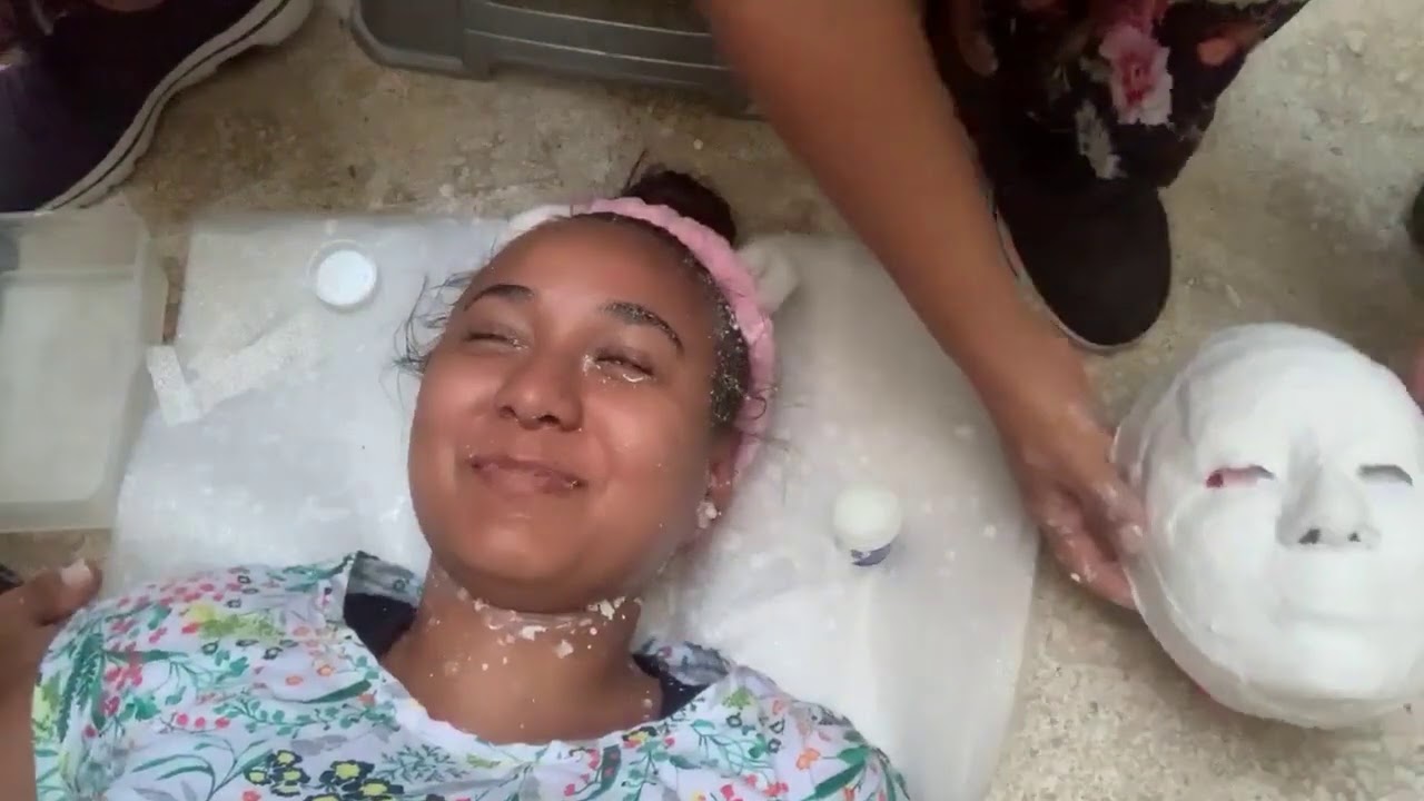 Mascara de yeso