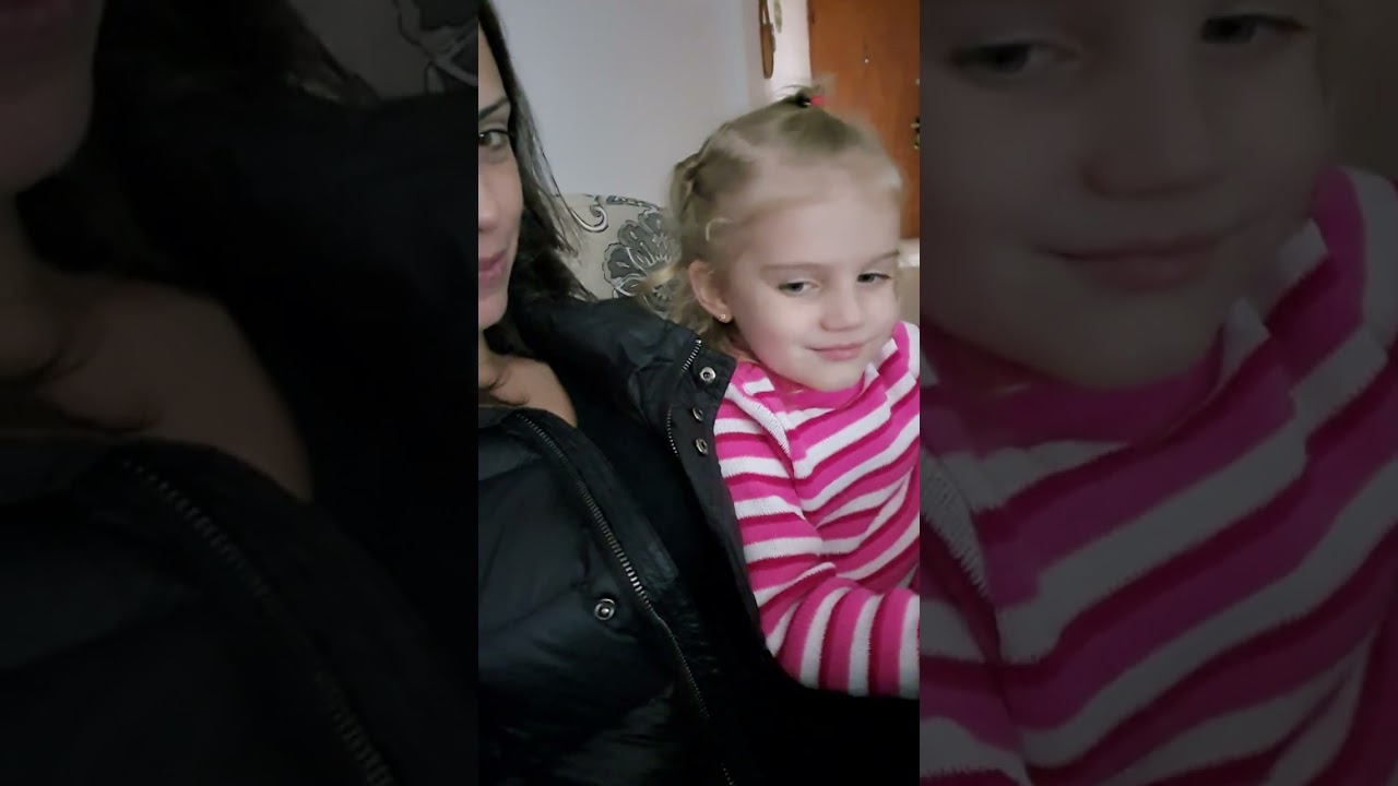 Nicole aprendeu as cores em inglês