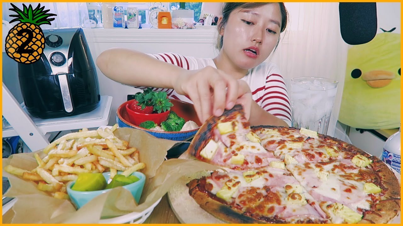 [Pineapple#2] Hawaiian Pizza with Garlic French Fries cooking/mukbang