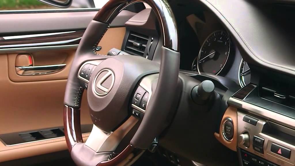 Обзор Lexus ES 2016 года