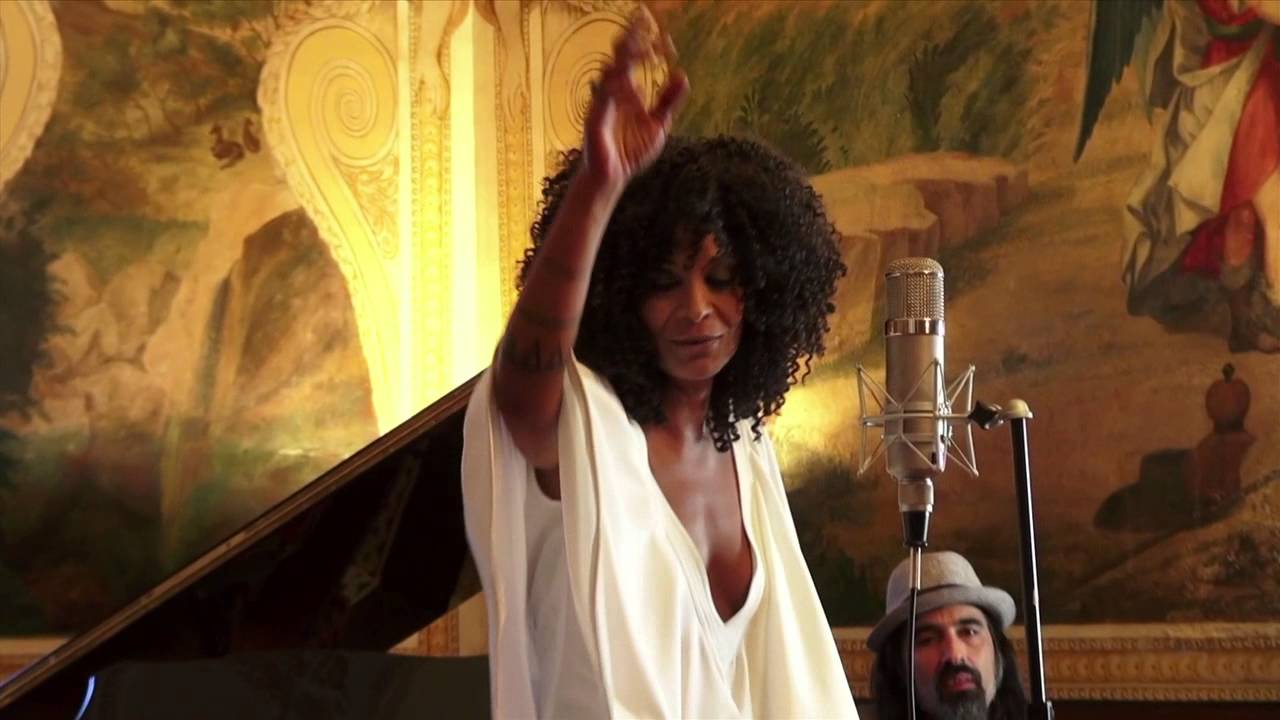 La Negra - Yukele (directo Palacio de Viana)