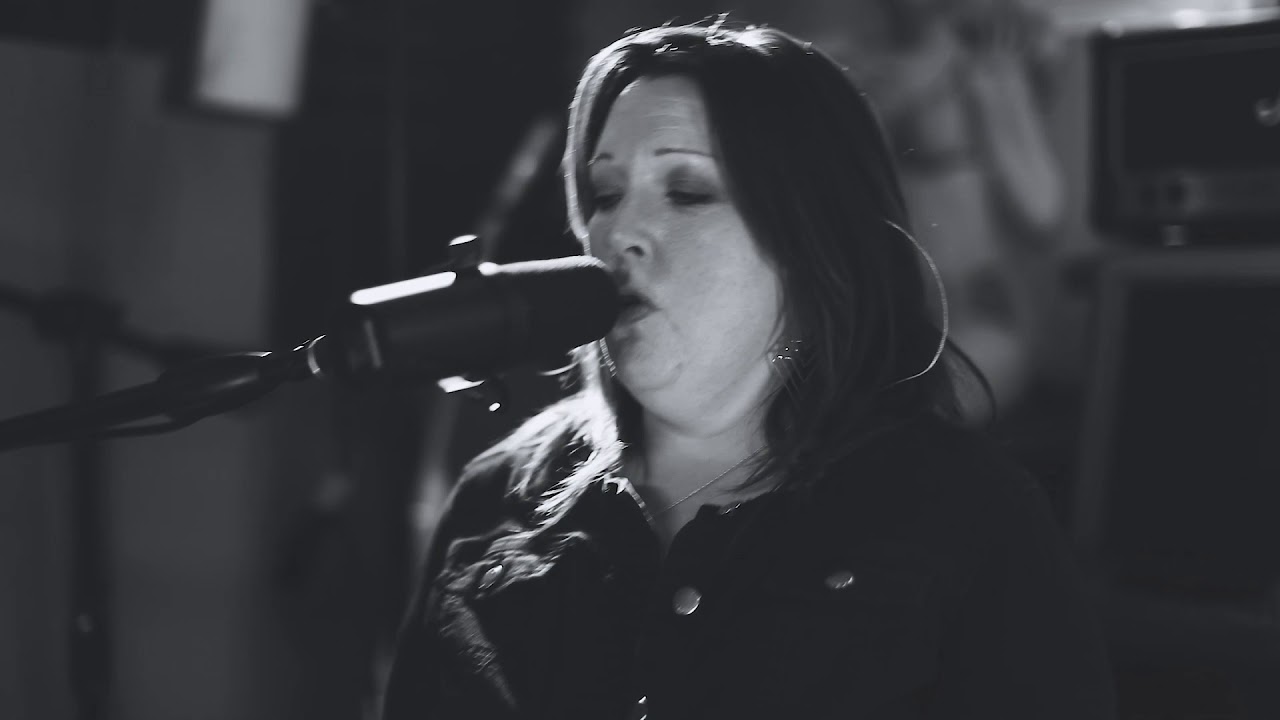 Band On The Run - Paul McCartney (Acoustic Cover) || The Chacons