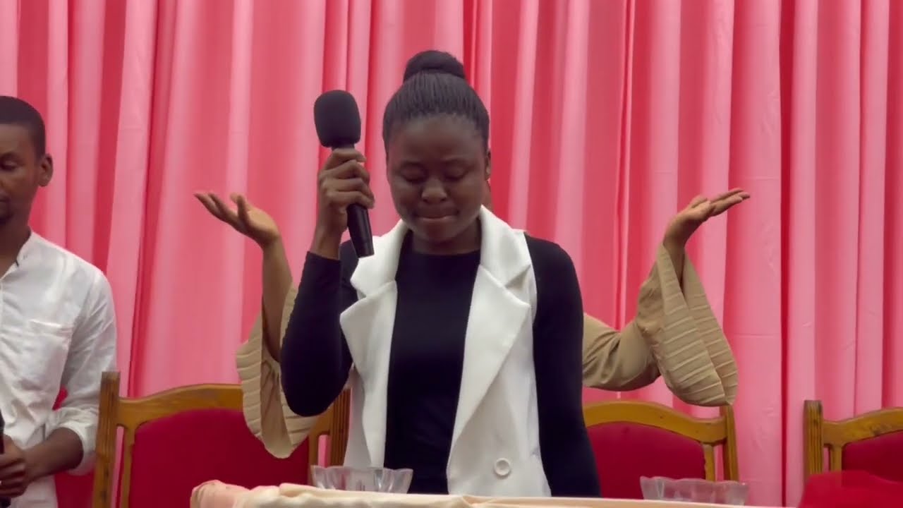 CONFRATERNIZAÇÃO COM  MUITA ADORAÇÃO AFRICANA - IPDA MOÇAMBIQUE