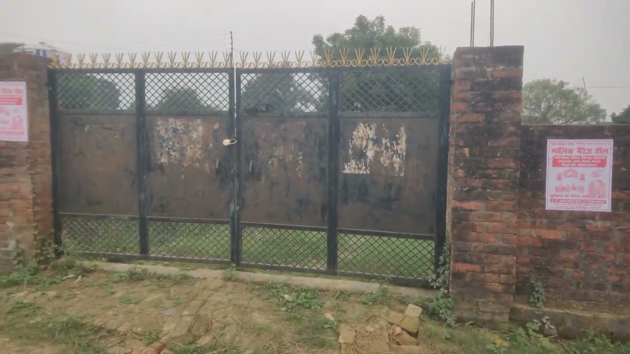 Banaras me le 8 bisse ka  commercial plot mo.8858838505.8090382070