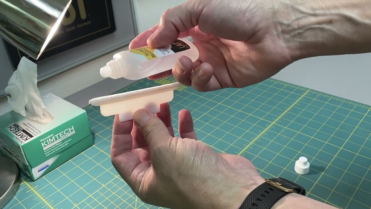Demonstration: Applying All-Purpose Record Cleaner to the Applicator