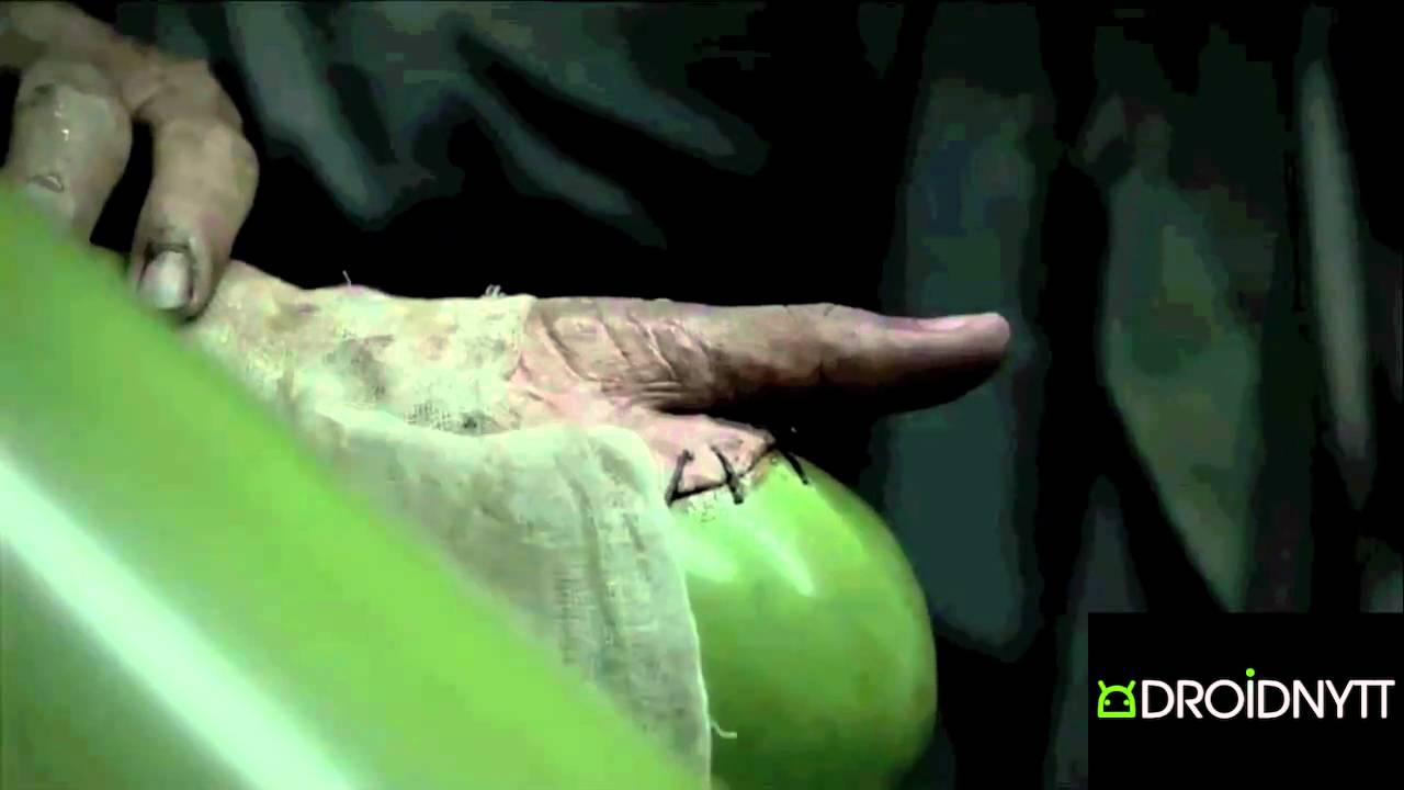 Sony Ericsson Xperia Play commercial