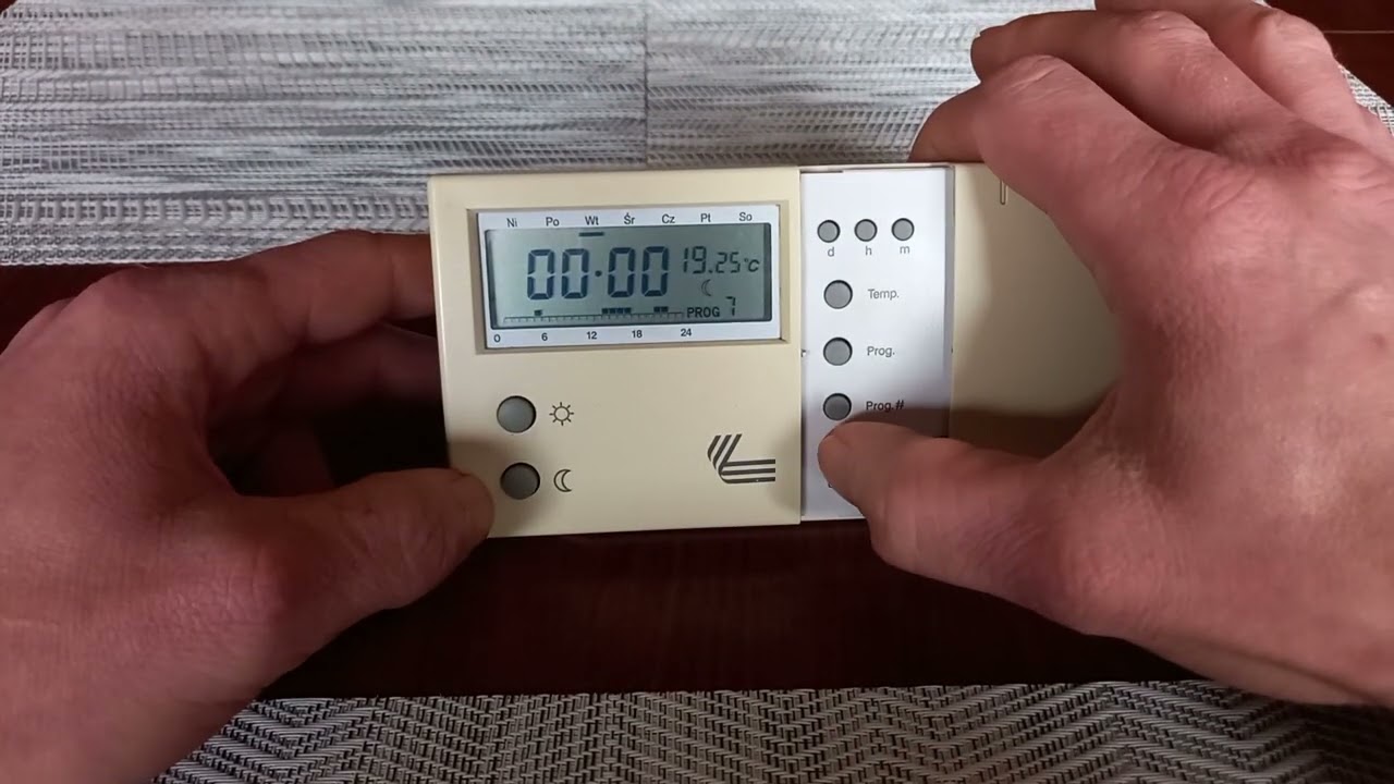 Jak ustawić sterownik pokojowy - podstawy , temp, godz, min, program na dni.