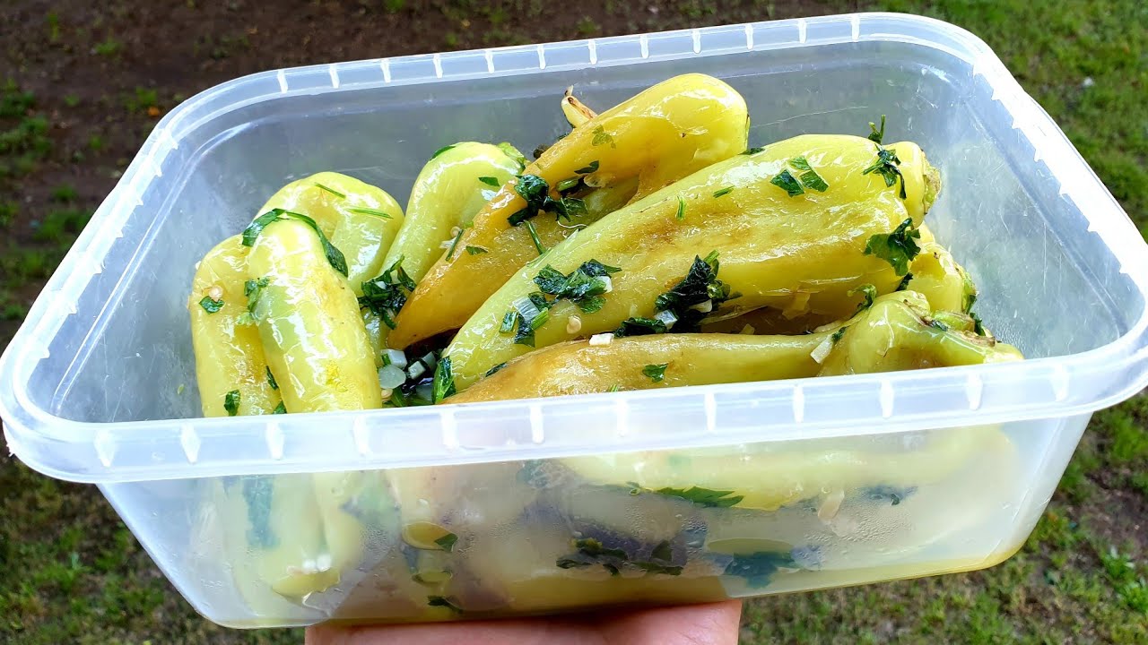 Turshi qe mundeni me konsumu menjehere,me shije fantastike,Eingelegte Paprika mit Knoblauch