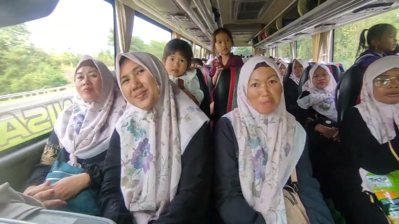 ROMBONGAN MAJLIS TA'LIM AL-JAMAAH GOES TO CIREBON