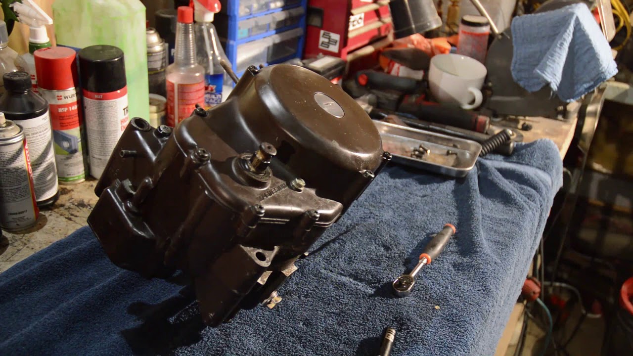 Honda MT250 - Case disassembly - Part 1 - Timelapse