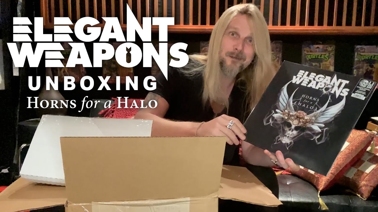 ELEGANT WEAPONS - Unboxing HORNS FOR A HALO with Richie Faulkner
