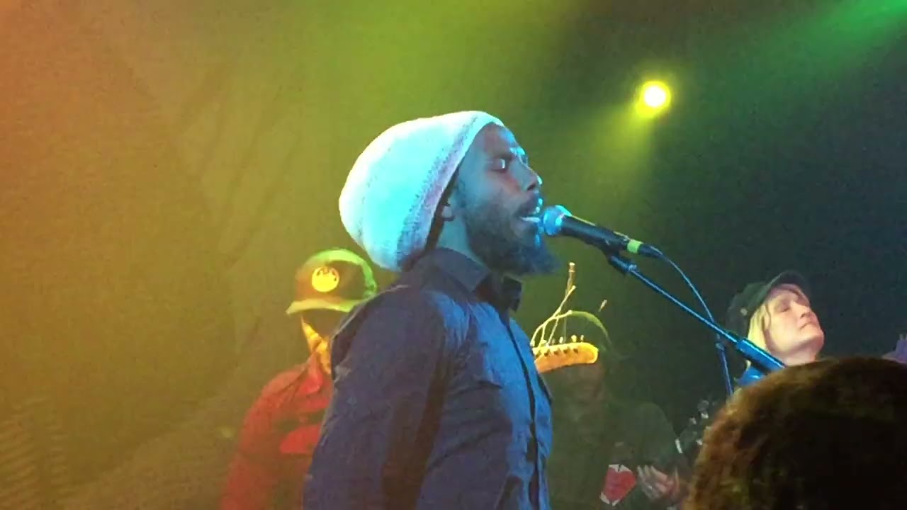 GET UP STAND UP - ZIGGY MARLEY & TOM MORELLO @ Troubadour LA 11-17-2005