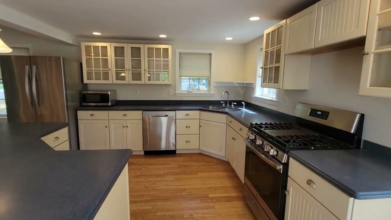 A Look Inside: 1111 Roosevelt Trail Main House