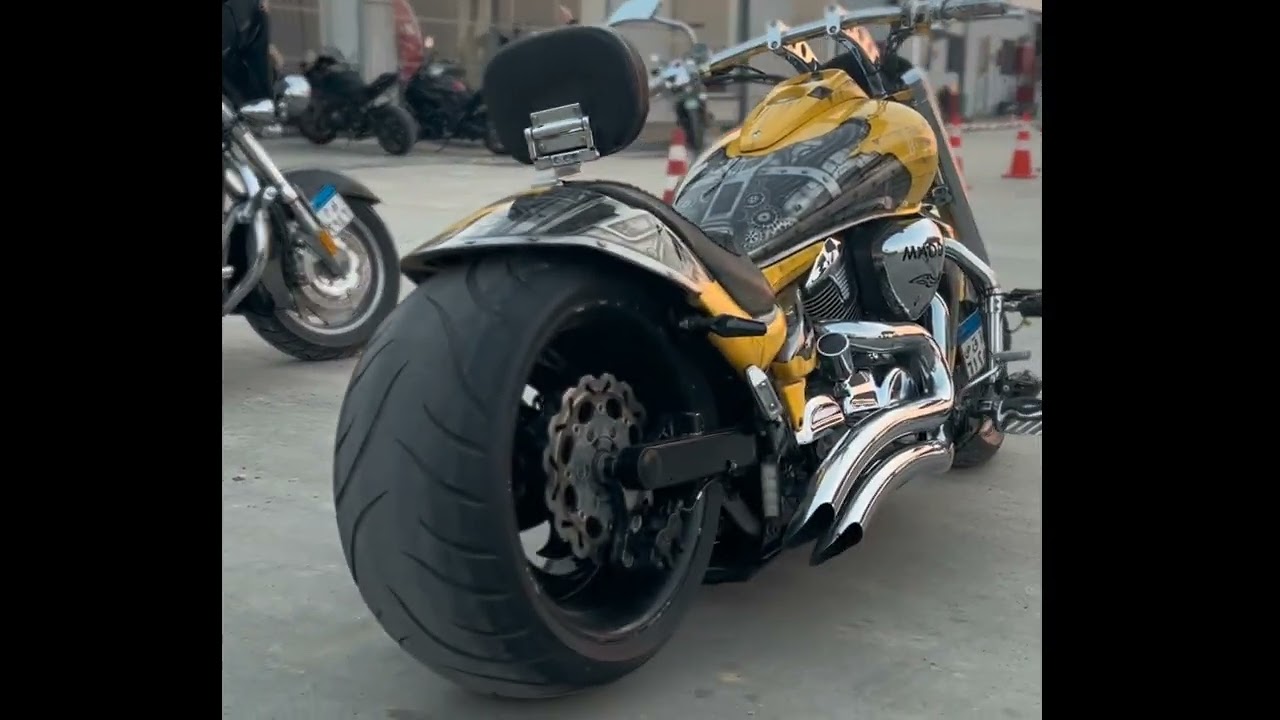 مقارنه بين اروع ما صنعت اليابان Honda vtx1800 &suzuki boulevard m109       