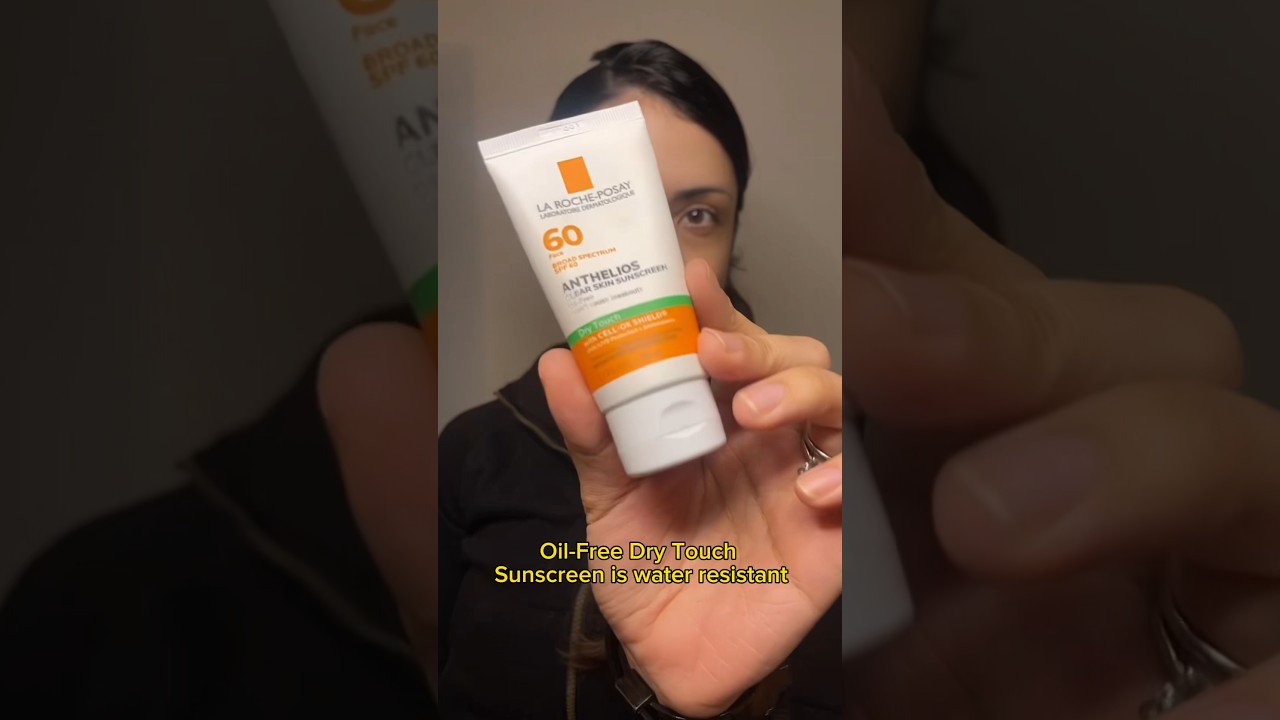 Reviewing La Roche-Posay Anthelios Clear Skin Dry Touch Sunscreen SPF 60 #skincare #beauty