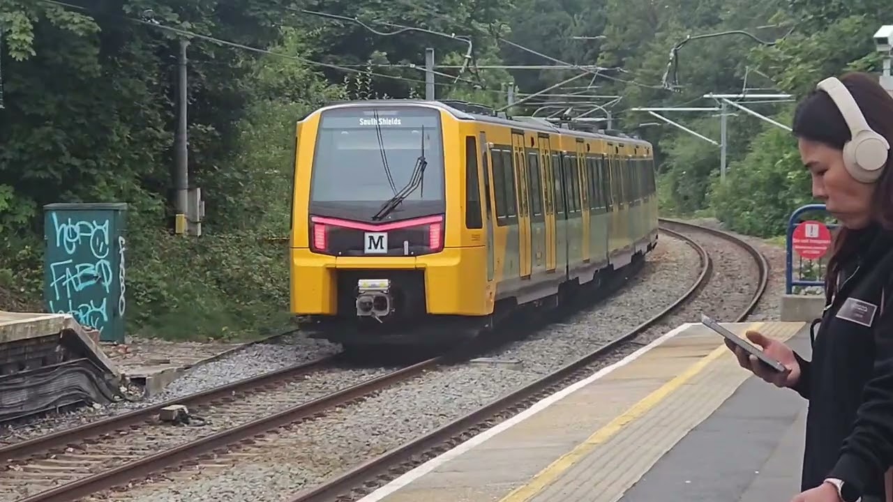 Tyne and Wear Metro 555 compilation *First year in service*