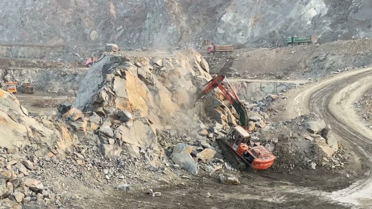 Excavator Working “ Hammering and Drilling “ Skilled Operator Working #excavator #excavatorskills