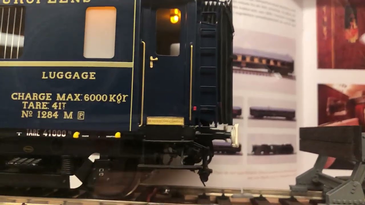 KM1 BR01, Wunder E16 and Orient Express Spur1