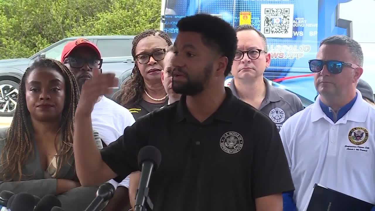 'Disturbing, disgusting': Florida Democrats condemn ‘Alligator Alcatraz’ conditions after tour