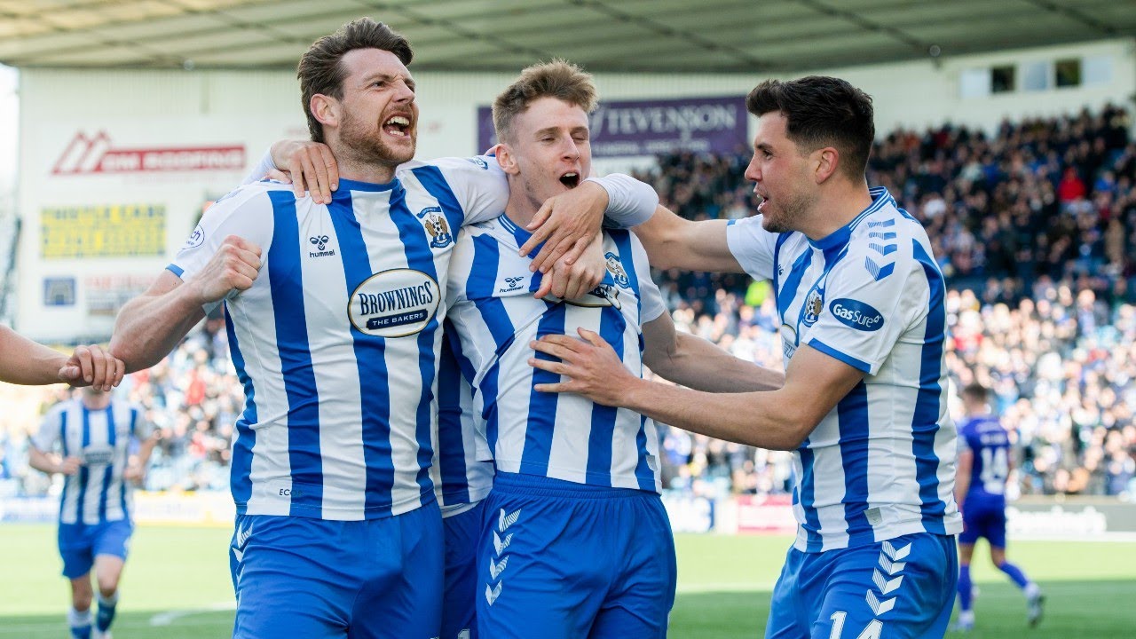 Oli Shaw powers header home to reach 15 goals for the season