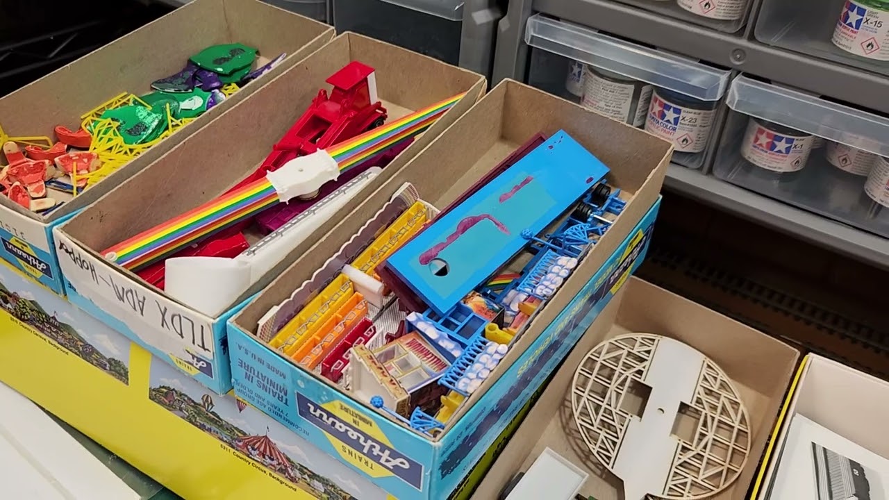 James E Strates Carnival Train, HO Scale Project Part 1!