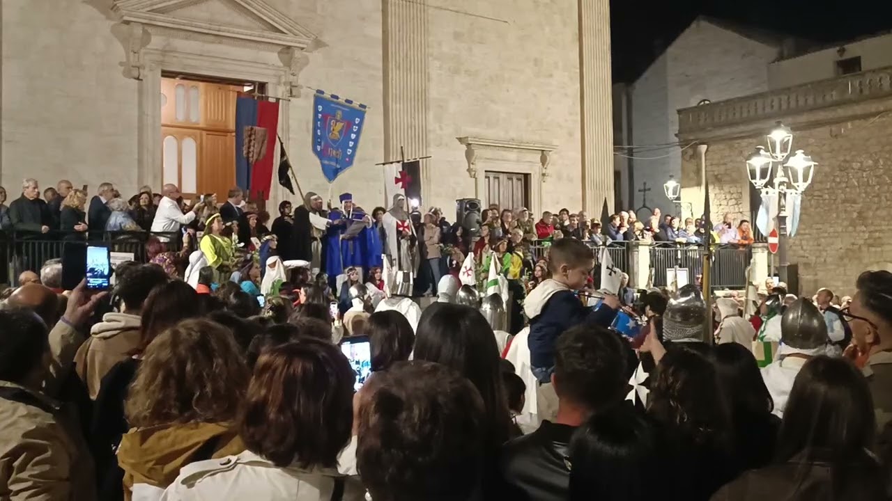 Spettacolo rievocazione storica dei Crociati in Piazza Moro a Cassano delle Murge 3/5/25