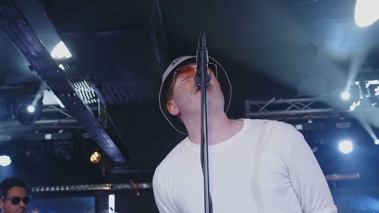 SUPERNOVA - CHAMPAGNE SUPERNOVA - "LIVE FROM THE NORTH"