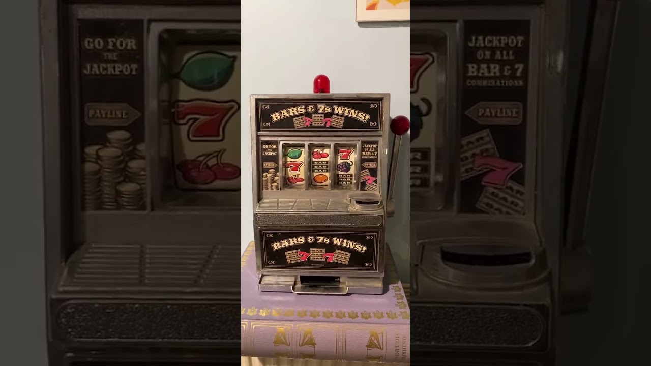 Vintage Bars & 7s Slot Machine Toy - A Retro Jackpot Find! 🎰✨