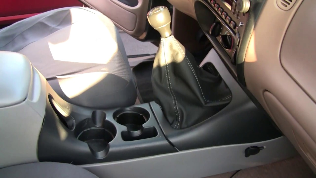 Полноразмерная консоль в Ford Ranger