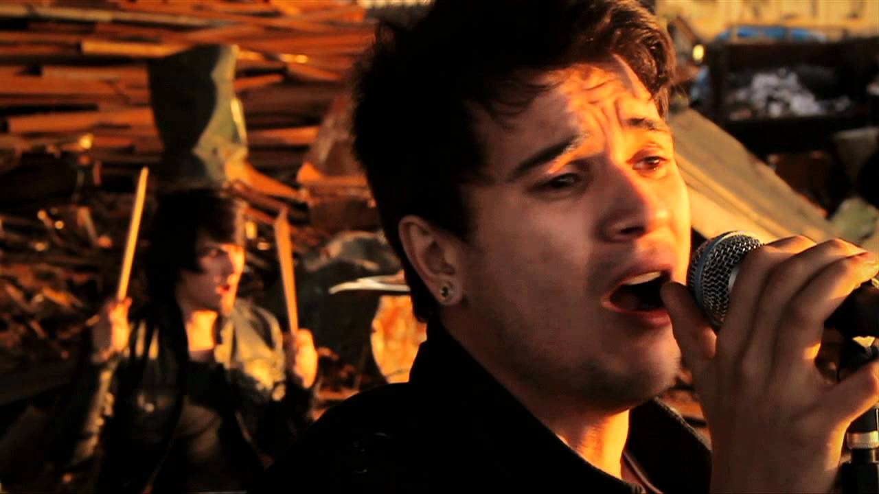 Delittus - Teu Silêncio (Clipe Oficial)
