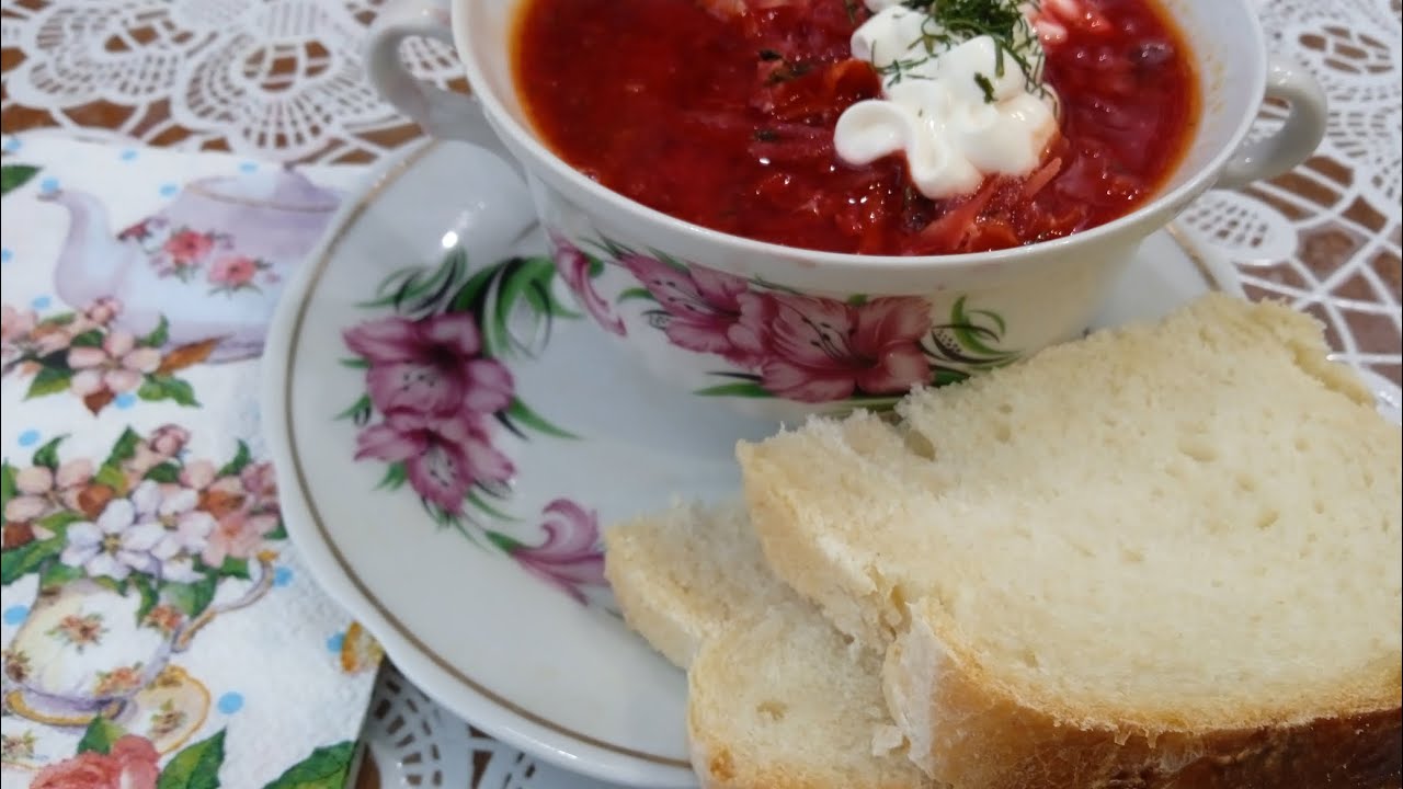 Борщ із пшоном і яйцем.