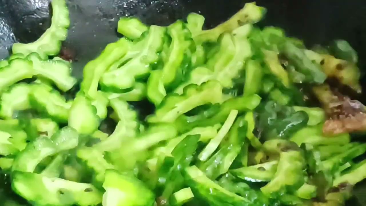 豉汁瓜炆鲩魚腩，苦瓜炆鲩魚腩，鲩魚腩